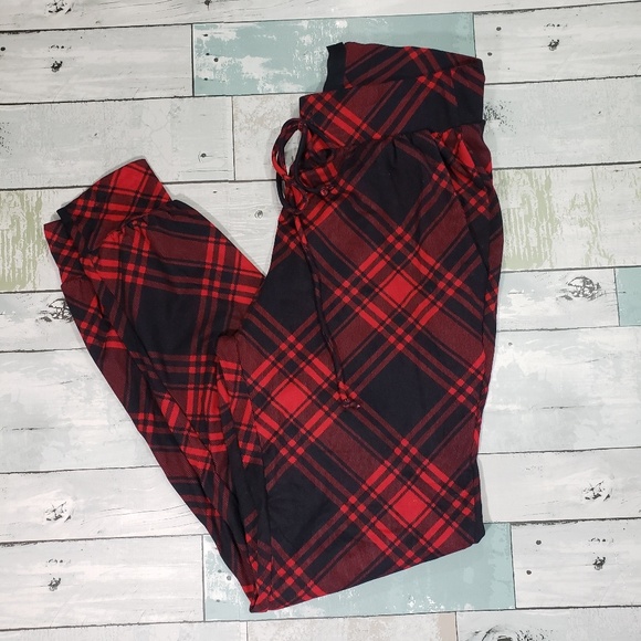Agnes & Dora Pants - Black/Red Plaid Joggers by Agnes & Dora size Sm